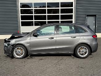 Mercedes B-klasse 1.3 B-180 Turbo 16V Hatchback  Benzine 1.332cc 100kW (136pk) FWD picture 3