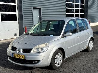 Damaged car Renault Scenic 1.6 16V MPV  Benzine 1.598cc 82kW (111pk) FWD 2007/5
