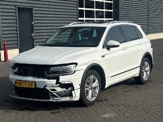 skadebil auto Volkswagen Tiguan R-line 1.5 TSI 16V Evo BlueMotion Technology SUV  Benzine 1.498cc 110kW (150pk) FWD 2020/1