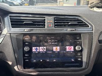 Volkswagen Tiguan R-line 1.5 TSI 16V Evo BlueMotion Technology SUV  Benzine 1.498cc 110kW (150pk) FWD picture 18