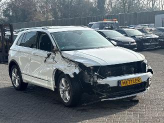 Volkswagen Tiguan R-line 1.5 TSI 16V Evo BlueMotion Technology SUV  Benzine 1.498cc 110kW (150pk) FWD picture 7