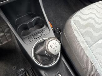 Skoda Fabia 1.2i 12V Hatchback 4Dr Benzine 1.198cc 51kW (69pk) FWD picture 17