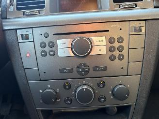 Opel Vectra 1.8 16V Hatchback 4Dr Benzine 1.799cc 90kW (122pk) FWD picture 17