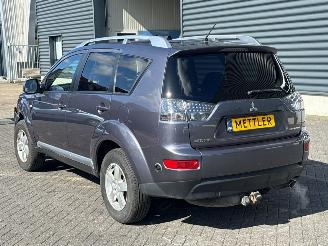 Mitsubishi Outlander 2.4 16V Mivec 4x2 SUV  Benzine 2.360cc 125kW (170pk) FWD picture 3