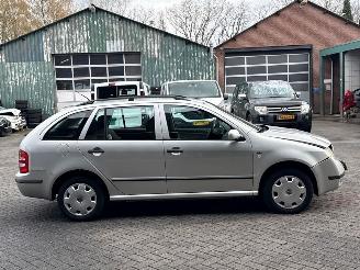 Skoda Fabia 1.4i 16V Combi/o 4Dr Benzine 1.390cc 55kW (75pk) FWD picture 6