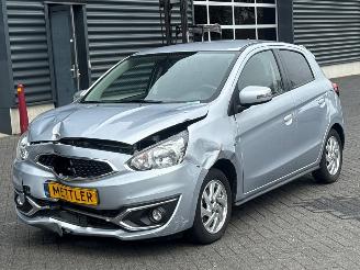 krockskadad bil auto Mitsubishi Space-star 1.2 12V Hatchback  Benzine 1.193cc 59kW (80pk) FWD 2019/11