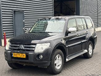 krockskadad bil auto Mitsubishi Pajero 7 pers 3.0 V6 24V Jeep/SUV  Benzine 2.972cc 133kW (181pk) 4x4 2007/1