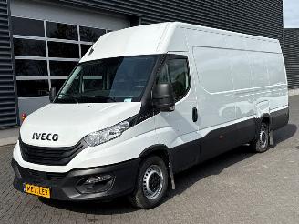 uszkodzony samochody ciężarowe Iveco New daily L3H2 Diesel 2.287cc 115kW (156pk) RWD 2024/10