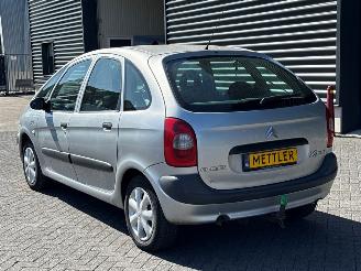 Citroën Xsara PICASSO 1.8 16V MPV  Benzine 1.749cc 86kW (117pk) FWD picture 3