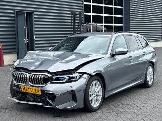 Damaged car BMW 3-serie 330d 3.0 Mild Hybrid xDrive 24V Combi/o  Elektrisch Diesel 2.993cc 210kW (286pk) 4x4 2025/5