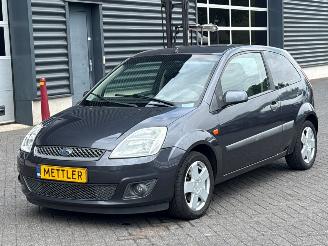 krockskadad bil auto Ford Fiesta 1.3 Hatchback  Benzine 1.299cc 51kW (69pk) FWD 2006/11