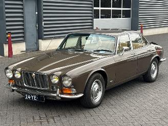 Damaged car Jaguar Xj-6 4.2 176KW (239PK) 1973/9