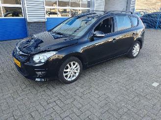 krockskadad bil auto Hyundai I-30 CW 1.6i i-Motion 2012/6