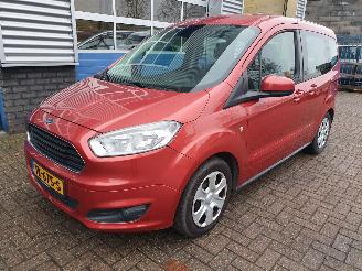 skadebil auto Ford Tourneo Courier 1.0 Titanium 2015/3