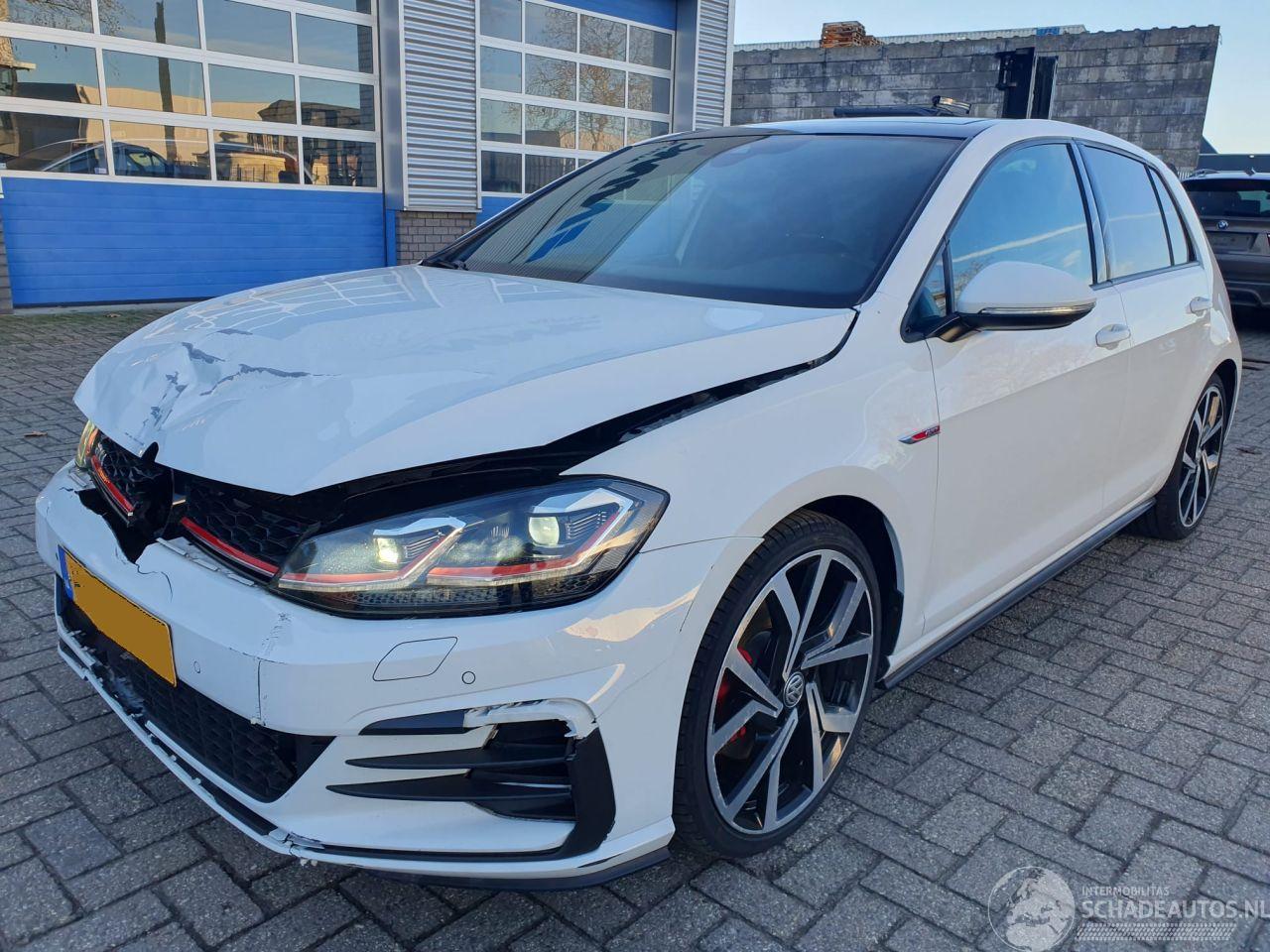 Volkswagen Golf 2.0 TSI GTI Performance Business Automaat