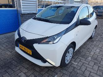 uszkodzony samochody osobowe Toyota Aygo 1.0 VVT-i x-fun 2018/2