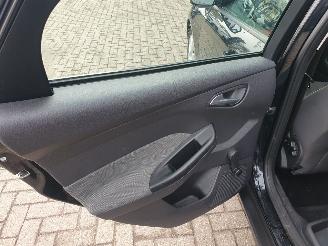 Ford Focus 1.0 EcoBoost Lease Trend picture 20