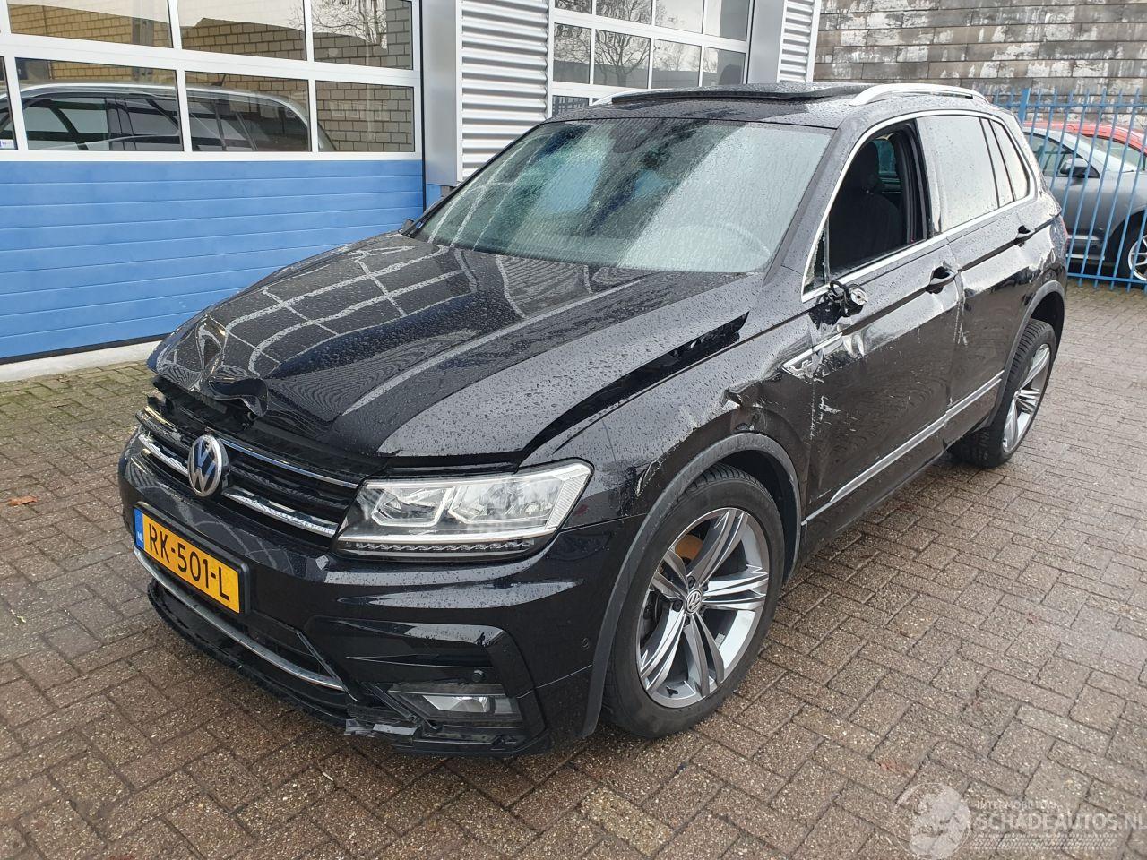 Volkswagen Tiguan 1.4 TSI Comfortline Business R-line