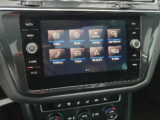 Volkswagen Tiguan 1.4 TSI Comfortline Business R-line picture 25