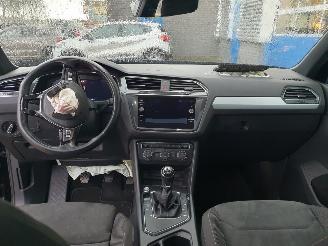 Volkswagen Tiguan 1.4 TSI Comfortline Business R-line picture 21