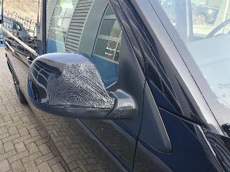 Volkswagen Transporter Automaat 2.0 TDI DC Highline L2H1 picture 13