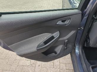 Ford Focus 1.0 EcoBoost Trend picture 24