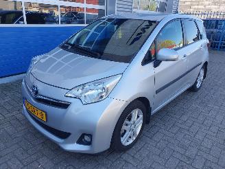 Damaged car Toyota Verso S Automaat 1.3 VVT-i Dynamic 2011/12