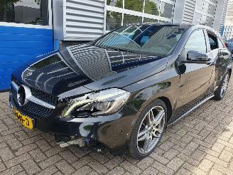 skadebil auto Mercedes A-klasse Automaat 180 Business Solution AMG 2018/4