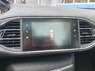 Peugeot 308 1.2 PureTech Blue Lease Premium picture 25