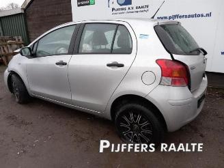 Toyota Yaris Yaris II (P9), Hatchback, 2005 / 2014 1.33 16V Dual VVT-I picture 2