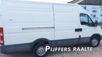 Démontage voiture Iveco Daily New Daily IV, Van, 2006 / 2011 35C13V, C13V/P, S13V, S13V/P 2010/4