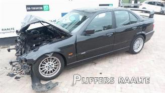 BMW 3-serie 3 serie (E36/4), Sedan, 1990 / 1998 320i 24V picture 2