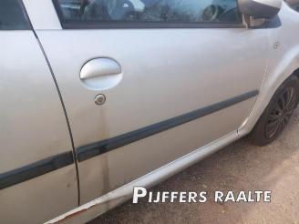 Peugeot 107 107, Hatchback, 2005 / 2014 1.0 12V picture 12