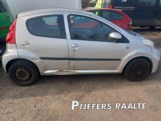 Salvage car Peugeot 107 107, Hatchback, 2005 / 2014 1.0 12V 2011/6