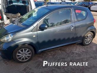 Salvage car Toyota Aygo Aygo (B10), Hatchback, 2005 / 2014 1.0 12V VVT-i 2005/11