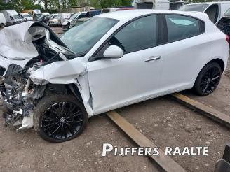 Salvage car Alfa Romeo Giulietta Giulietta (940), Hatchback, 2010 / 2020 1.4 TB 16V 2018/11