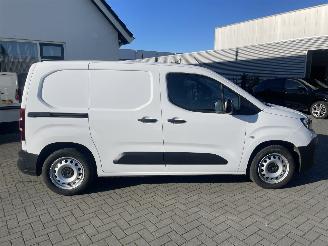 Opel Combo 1.5 BlueHDi 100 S&S L1 N.A.P NL AUTO PRACHTIG!!! picture 2
