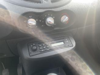 Renault Twingo 1.2-16V Authentique N.A.P PRACHTIG!!! picture 9