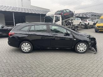 Opel Astra SPORTS TOURER 1.2 Business Edition N.A.P PRACHTIG!!! picture 4