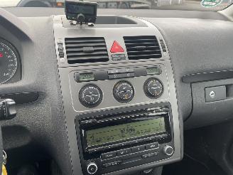 Volkswagen Touran 1.9 TDI Trendline BlueMotion 7 persoons N.A.P NL AUTO picture 17