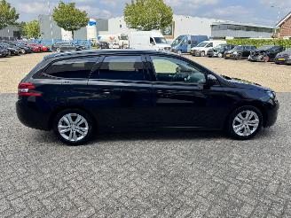 Peugeot 308 1.2 PURE TECH  BLUE LION picture 5