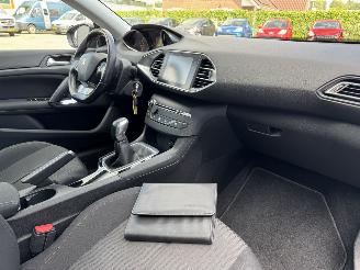 Peugeot 308 1.2 PURE TECH  BLUE LION picture 13
