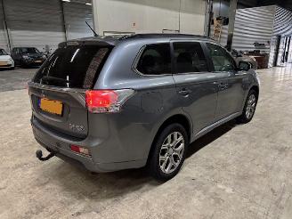  Mitsubishi Outlander 2.0 PHEV instyle 2013/12
