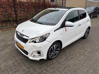 Peugeot 108 1.2  5-drs Top! Roland Garros picture 3