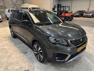 skadebil auto Peugeot 5008 1.2 PT Premium 7-pers NAP 2020/1