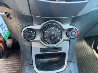 Ford Fiesta 1.25 Limited  airco Nap picture 12