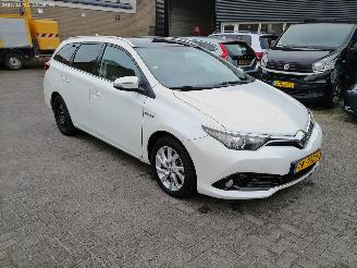 Toyota Auris 1.8 Hybrid Pano Automaat picture 4