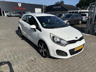 Unfallwagen Kia Rio 1.2 Comfort airco NAP 2014/2