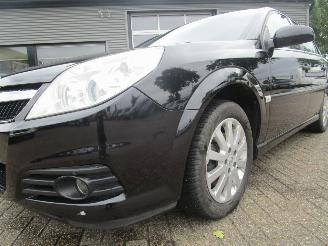 Opel Vectra 2.2-16V Cosmo sedan picture 18