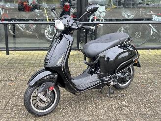 Schade scooter Vespa  Sprint 50 4T 2018/6